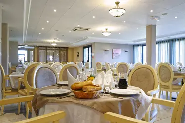 maison de retraite fontaine le compte salle restaurant