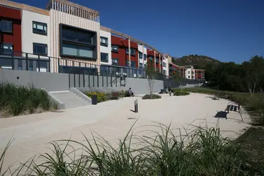 vue exterieure facade clinique du dauphine seyssins 38