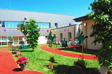 .maison de retraite les fables brasles jardin