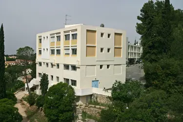 clinique les trois lucs marseille 03