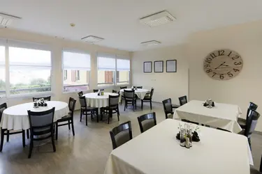 emeis clinique madeleine remuzat salle de restaurant