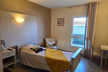 emeis-maison-de-retraite-beausejour-arvert-chambre