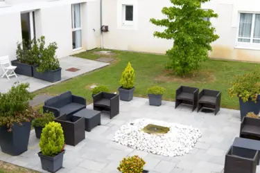 emeis maison de retraite bon air patio exterieur 0