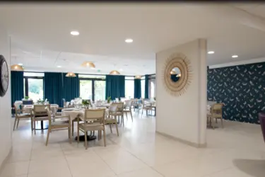 emeis maison de retraite bon air salle a manger 3