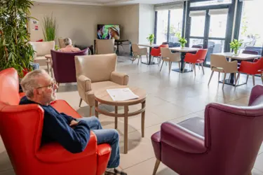 emeis maison de retraite bon air salon commun