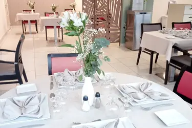 emeis maison de retraite vouziers restaurant