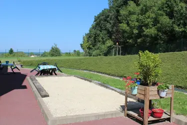 emeis maison de retraite vouziers terrain de petanque