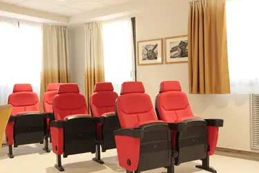 maison de retraite lesjardins de beauvallon cinema