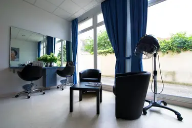 maison de retraite villa des aines bonnieres sur seine salon de coiffure
