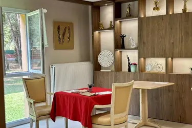 maison de retraite les jardins du mazet salon invites